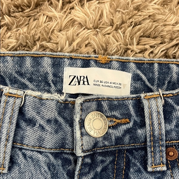 ZARA Women’s Size 4 High-Waisted Straight Leg Jeans – Light Wash - Picture 3 of 4